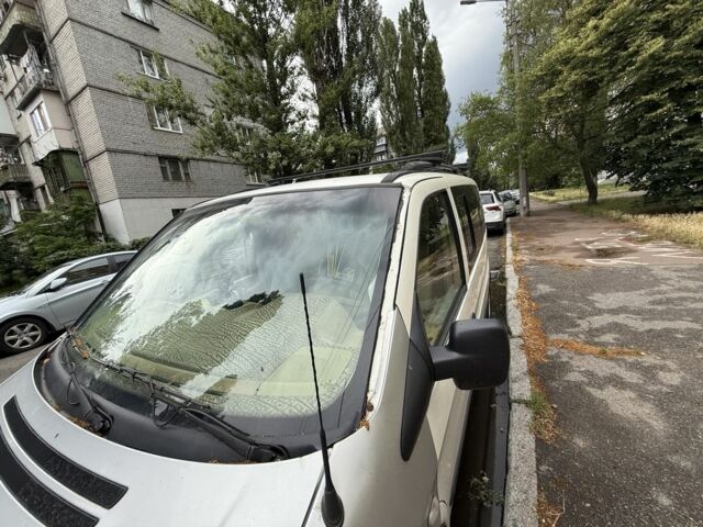 Белый Мерседес Вито, объемом двигателя 2.2 л и пробегом 370 тыс. км за 5000 $, фото 3 на Automoto.ua