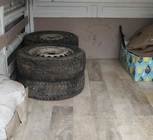 Белый Мерседес Вито, объемом двигателя 2.2 л и пробегом 301 тыс. км за 3500 $, фото 11 на Automoto.ua