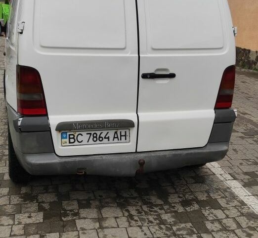 Белый Мерседес Вито, объемом двигателя 2.2 л и пробегом 301 тыс. км за 3500 $, фото 6 на Automoto.ua