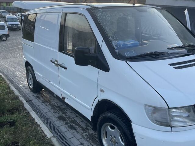 Белый Мерседес Вито, объемом двигателя 2.1 л и пробегом 450 тыс. км за 2000 $, фото 2 на Automoto.ua