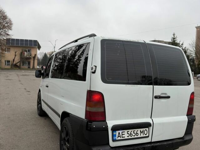 Белый Мерседес Вито, объемом двигателя 2.1 л и пробегом 300 тыс. км за 5500 $, фото 7 на Automoto.ua