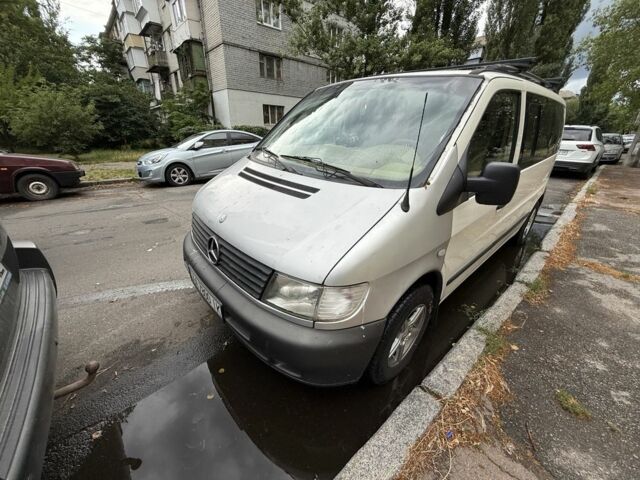 Белый Мерседес Вито, объемом двигателя 2.2 л и пробегом 370 тыс. км за 5000 $, фото 2 на Automoto.ua