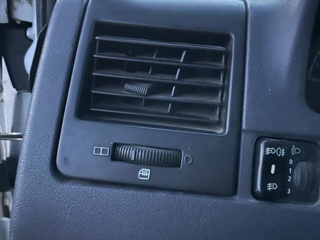 Білий Мерседес Віто, об'ємом двигуна 2.2 л та пробігом 3 тис. км за 4300 $, фото 5 на Automoto.ua