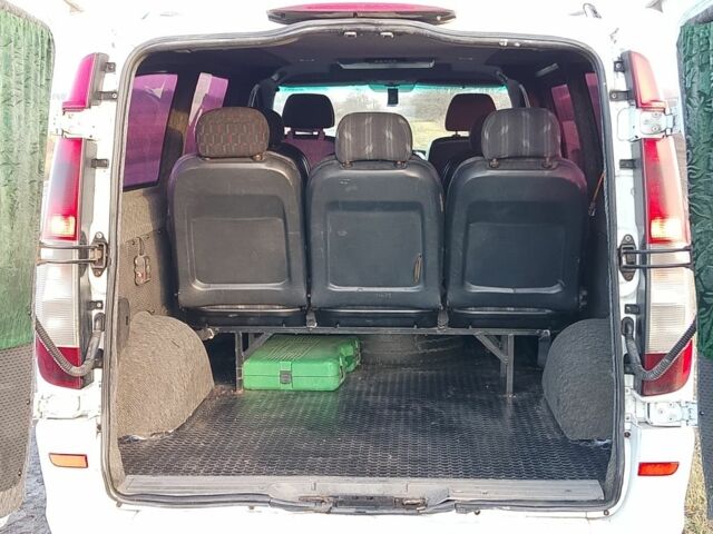 Белый Мерседес Вито, объемом двигателя 2.1 л и пробегом 408 тыс. км за 6500 $, фото 15 на Automoto.ua