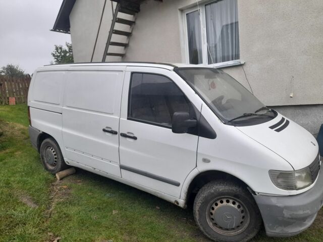 Белый Мерседес Вито, объемом двигателя 2.1 л и пробегом 300 тыс. км за 3000 $, фото 1 на Automoto.ua