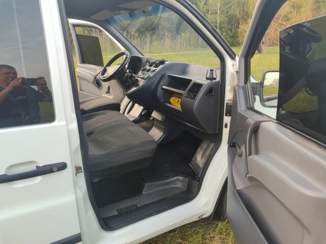 Білий Мерседес Віто, об'ємом двигуна 2.1 л та пробігом 492 тис. км за 4200 $, фото 9 на Automoto.ua