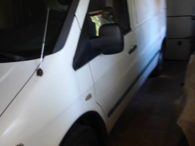 Мерседес Вито 2003 в Обухове на Automoto.ua Белый Мерседес Вито, объемом двигателя 2.2 л и пробегом 314 тыс. км за 3901 $, фото 2 на Automoto.ua