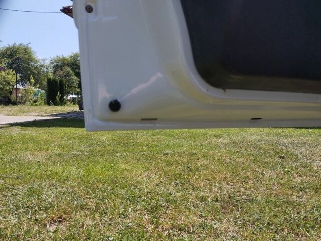 Білий Мерседес Віто, об'ємом двигуна 0 л та пробігом 350 тис. км за 4599 $, фото 19 на Automoto.ua