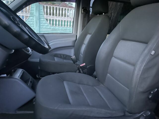 Білий Мерседес Віто, об'ємом двигуна 2.2 л та пробігом 3 тис. км за 4300 $, фото 3 на Automoto.ua