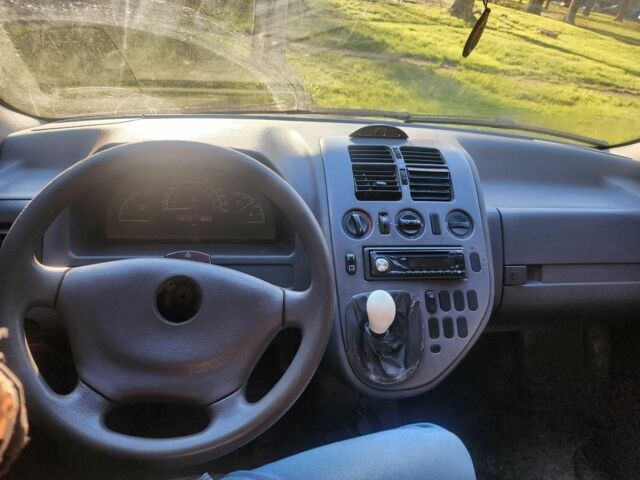 Білий Мерседес Віто, об'ємом двигуна 2 л та пробігом 300 тис. км за 1894 $, фото 2 на Automoto.ua