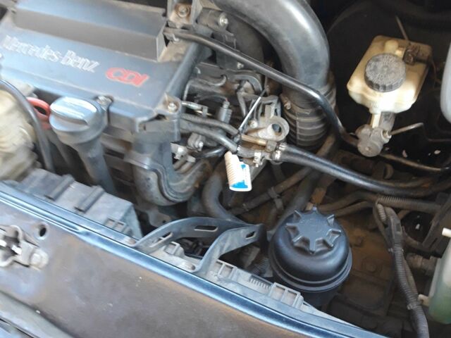 Белый Мерседес Вито, объемом двигателя 2.2 л и пробегом 314 тыс. км за 3544 $, фото 1 на Automoto.ua