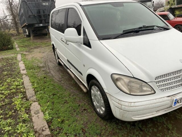 Белый Мерседес Вито, объемом двигателя 2.1 л и пробегом 400 тыс. км за 5100 $, фото 1 на Automoto.ua