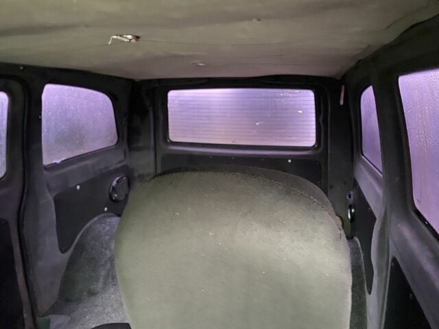 Белый Мерседес Вито, объемом двигателя 2.1 л и пробегом 400 тыс. км за 5100 $, фото 5 на Automoto.ua