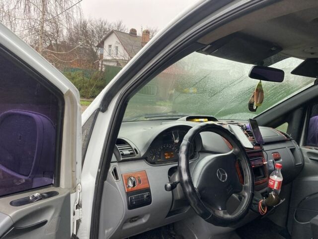 Белый Мерседес Вито, объемом двигателя 2.1 л и пробегом 400 тыс. км за 5100 $, фото 4 на Automoto.ua