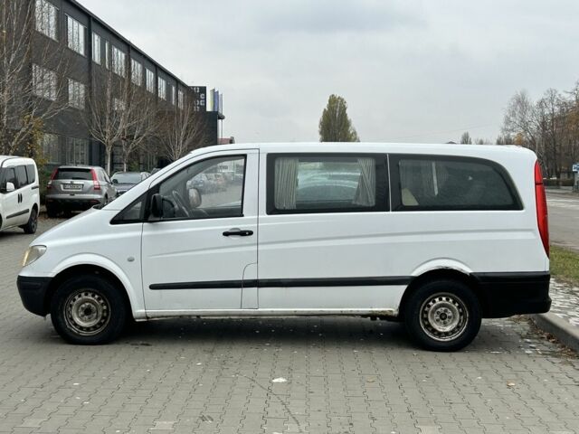 Белый Мерседес Вито, объемом двигателя 2.2 л и пробегом 260 тыс. км за 3750 $, фото 1 на Automoto.ua