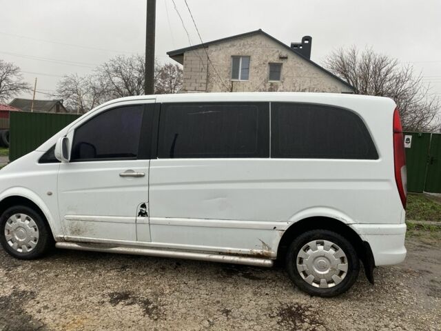 Белый Мерседес Вито, объемом двигателя 2.1 л и пробегом 400 тыс. км за 5100 $, фото 3 на Automoto.ua