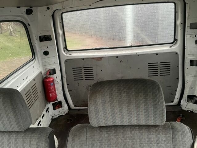 Білий Мерседес Віто, об'ємом двигуна 2.1 л та пробігом 382 тис. км за 5500 $, фото 12 на Automoto.ua