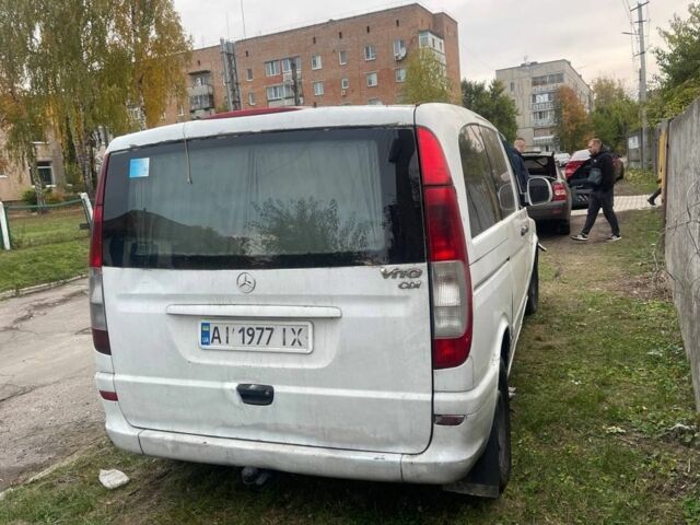 Мерседес Віто 2004 у Золотоноше на Automoto.ua Білий Мерседес Віто, об'ємом двигуна 2.1 л та пробігом 195 тис. км за 1650 $, фото 3 на Automoto.ua