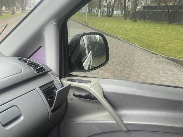 Білий Мерседес Віто, об'ємом двигуна 2.1 л та пробігом 382 тис. км за 5500 $, фото 9 на Automoto.ua