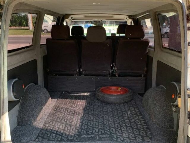 Белый Мерседес Вито, объемом двигателя 2.1 л и пробегом 440 тыс. км за 6200 $, фото 9 на Automoto.ua