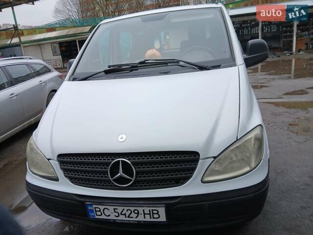 Белый Мерседес Вито, объемом двигателя 2.2 л и пробегом 300 тыс. км за 5300 $, фото 4 на Automoto.ua