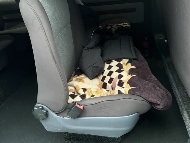 Білий Мерседес Віто, об'ємом двигуна 2.1 л та пробігом 292 тис. км за 6700 $, фото 4 на Automoto.ua