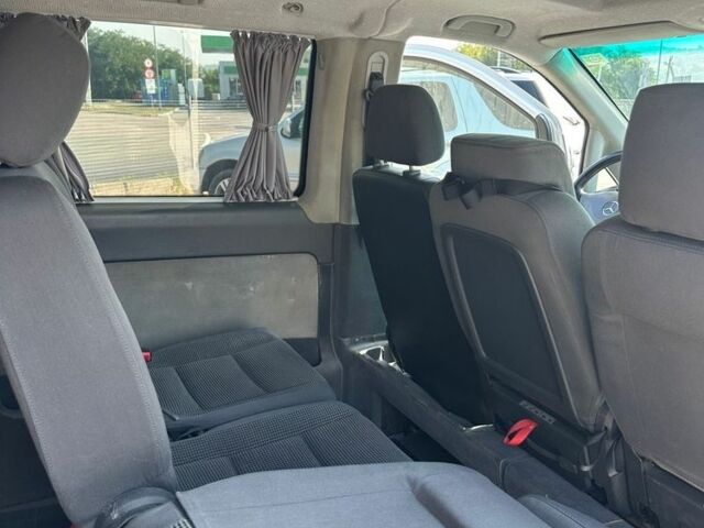 Белый Мерседес Вито, объемом двигателя 2.1 л и пробегом 380 тыс. км за 7650 $, фото 5 на Automoto.ua