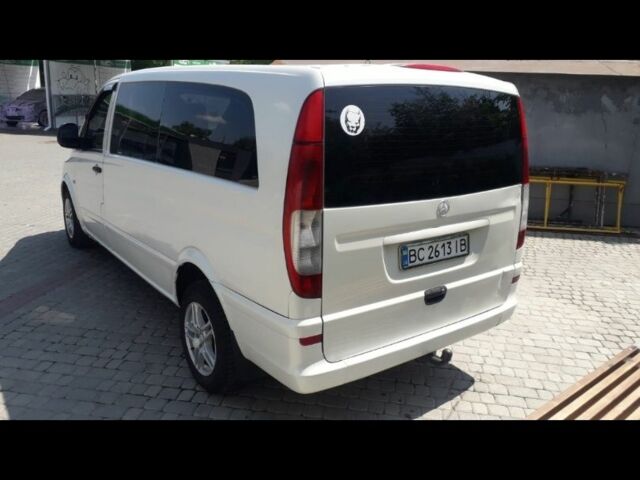 Белый Мерседес Вито, объемом двигателя 2.1 л и пробегом 420 тыс. км за 7200 $, фото 1 на Automoto.ua