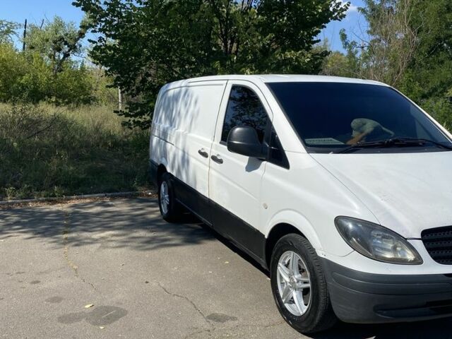 Белый Мерседес Вито, объемом двигателя 2.2 л и пробегом 635 тыс. км за 3000 $, фото 1 на Automoto.ua