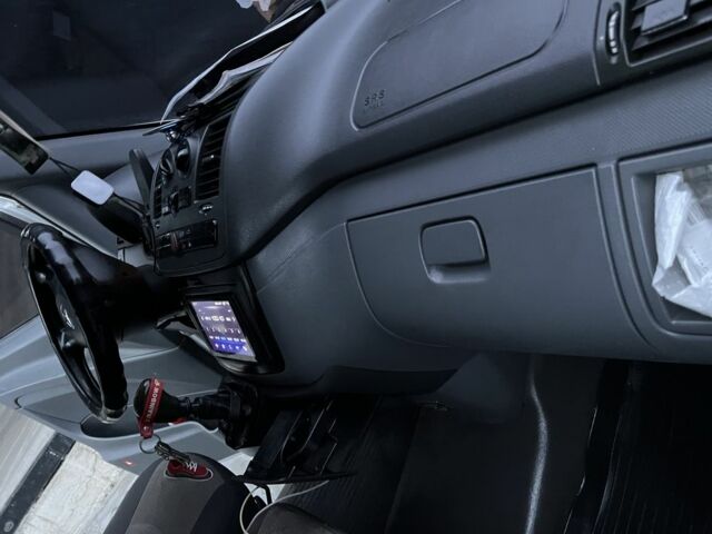 Білий Мерседес Віто, об'ємом двигуна 2.1 л та пробігом 292 тис. км за 6700 $, фото 2 на Automoto.ua