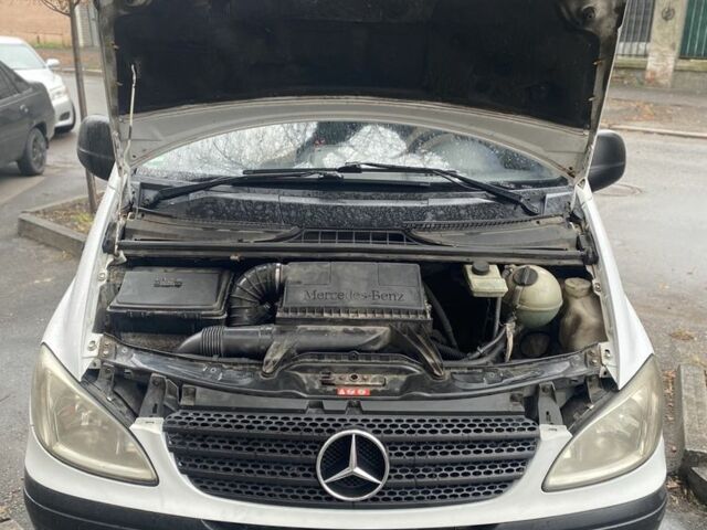 Белый Мерседес Вито, объемом двигателя 2.1 л и пробегом 323 тыс. км за 5400 $, фото 6 на Automoto.ua