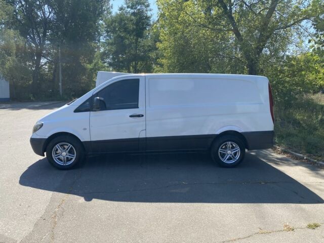 Белый Мерседес Вито, объемом двигателя 2.2 л и пробегом 635 тыс. км за 3000 $, фото 3 на Automoto.ua