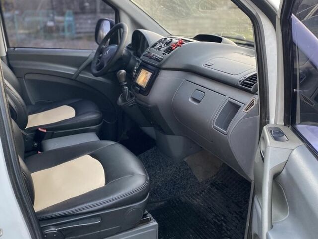 Белый Мерседес Вито, объемом двигателя 2.1 л и пробегом 323 тыс. км за 5400 $, фото 11 на Automoto.ua