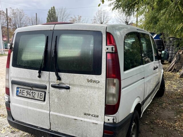 Мерседес Віто 2005 у Новоукраинке на Automoto.ua Білий Мерседес Віто, об'ємом двигуна 2.1 л та пробігом 425 тис. км за 2200 $, фото 1 на Automoto.ua