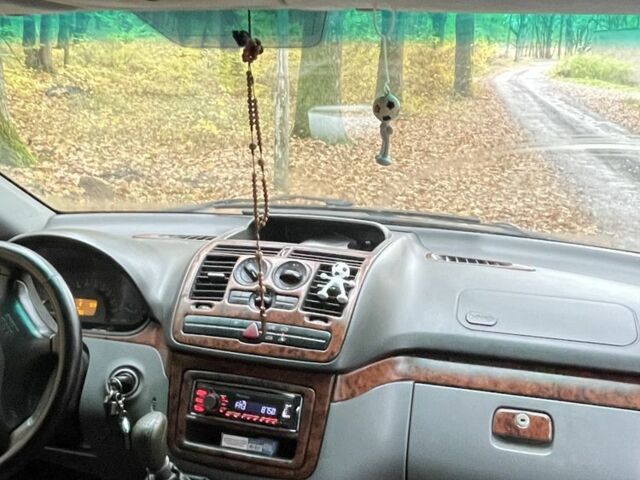 Белый Мерседес Вито, объемом двигателя 2.1 л и пробегом 331 тыс. км за 5800 $, фото 9 на Automoto.ua