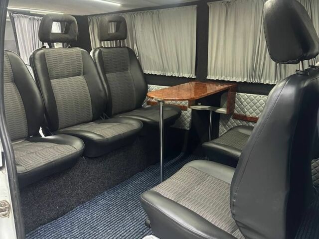 Білий Мерседес Віто, об'ємом двигуна 2.1 л та пробігом 560 тис. км за 8300 $, фото 5 на Automoto.ua