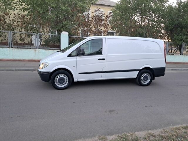 Белый Мерседес Вито, объемом двигателя 2.1 л и пробегом 270 тыс. км за 6499 $, фото 1 на Automoto.ua