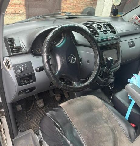 Белый Мерседес Вито, объемом двигателя 2.2 л и пробегом 400 тыс. км за 4200 $, фото 4 на Automoto.ua