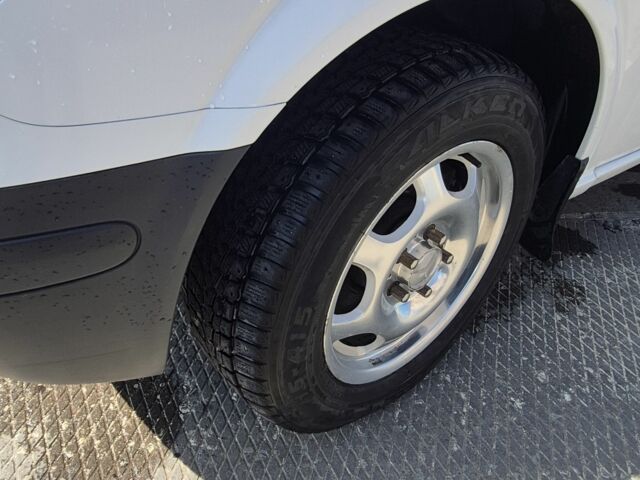 Белый Мерседес Вито, объемом двигателя 2 л и пробегом 250 тыс. км за 6900 $, фото 9 на Automoto.ua