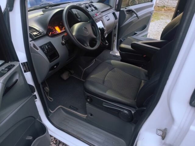 Белый Мерседес Вито, объемом двигателя 2.1 л и пробегом 350 тыс. км за 14000 $, фото 4 на Automoto.ua