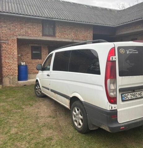 Белый Мерседес Вито, объемом двигателя 2.2 л и пробегом 400 тыс. км за 4200 $, фото 3 на Automoto.ua