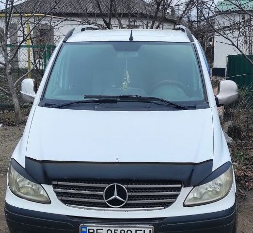 Белый Мерседес Вито, объемом двигателя 2.1 л и пробегом 633 тыс. км за 9000 $, фото 1 на Automoto.ua