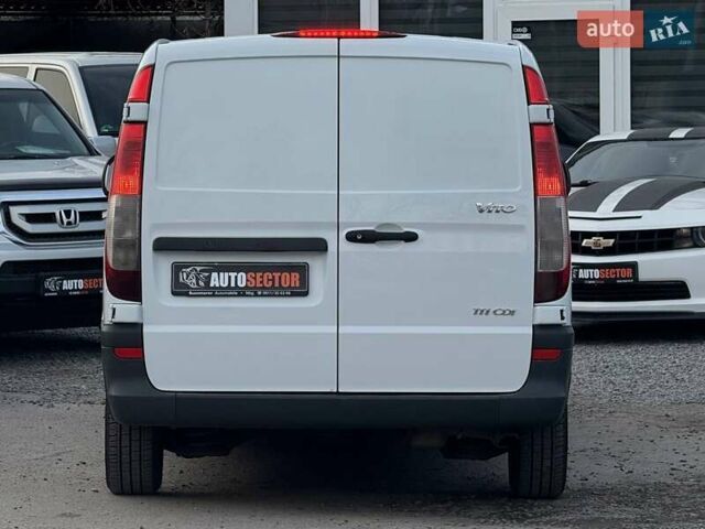 Белый Мерседес Вито, объемом двигателя 2.15 л и пробегом 330 тыс. км за 7800 $, фото 7 на Automoto.ua