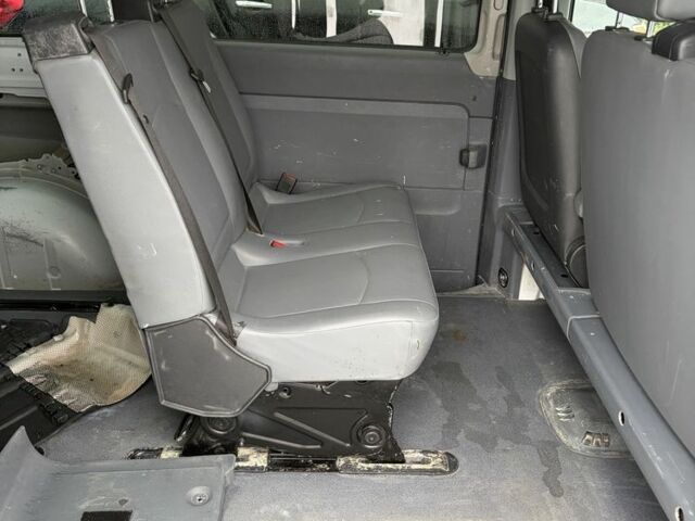 Белый Мерседес Вито, объемом двигателя 2.2 л и пробегом 240 тыс. км за 6398 $, фото 5 на Automoto.ua