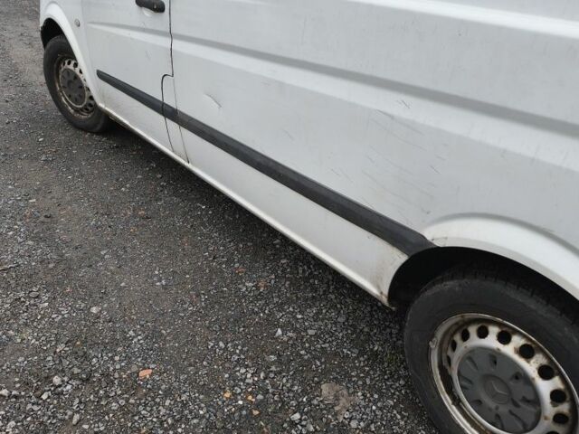 Белый Мерседес Вито, объемом двигателя 0 л и пробегом 330 тыс. км за 2386 $, фото 1 на Automoto.ua