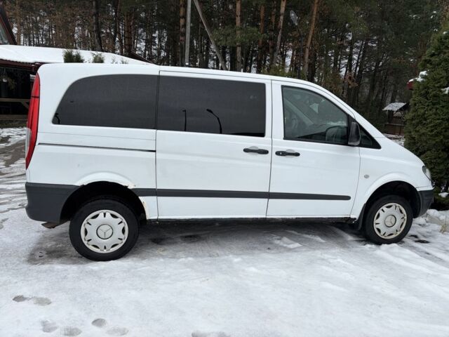 Белый Мерседес Вито, объемом двигателя 2.2 л и пробегом 240 тыс. км за 6398 $, фото 1 на Automoto.ua