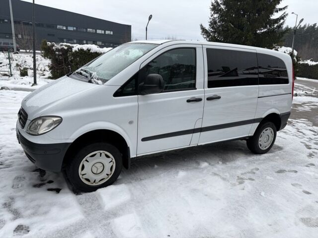 Белый Мерседес Вито, объемом двигателя 2.2 л и пробегом 240 тыс. км за 6398 $, фото 2 на Automoto.ua