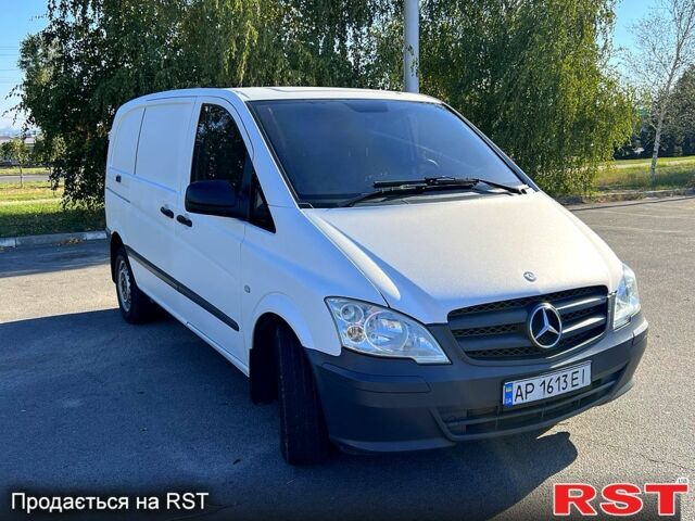 Белый Мерседес Вито, объемом двигателя 2.1 л и пробегом 380 тыс. км за 9300 $, фото 1 на Automoto.ua