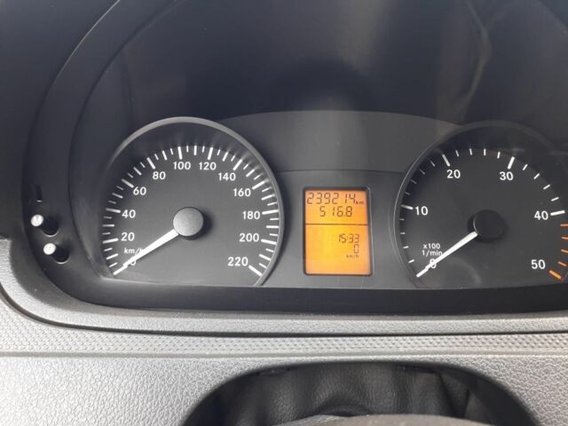 Белый Мерседес Вито, объемом двигателя 2.2 л и пробегом 250 тыс. км за 6900 $, фото 8 на Automoto.ua