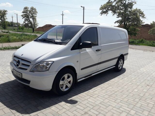 Белый Мерседес Вито, объемом двигателя 2.2 л и пробегом 250 тыс. км за 6900 $, фото 1 на Automoto.ua